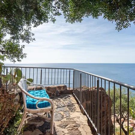 Panoramico Splendida Vista Mare 度假居 卡拉古诺内